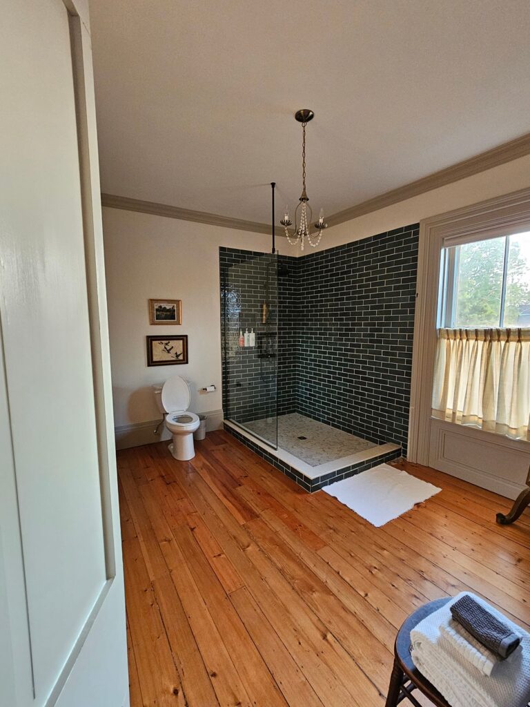 Magnolia Inn shower