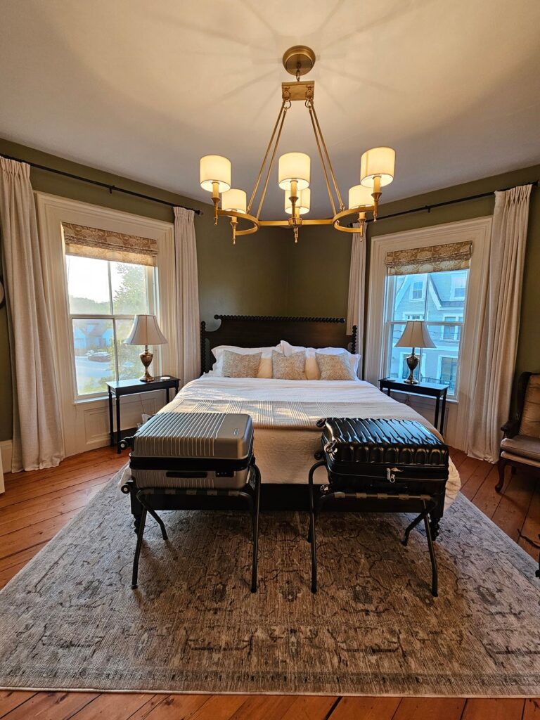 Magnolia Inn bed