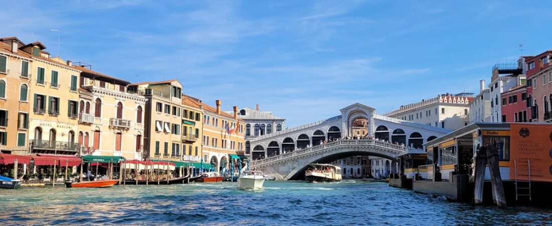 The Perfect 3-Day Venice Itinerary: Gondolas, Glass Blowing & Burano
