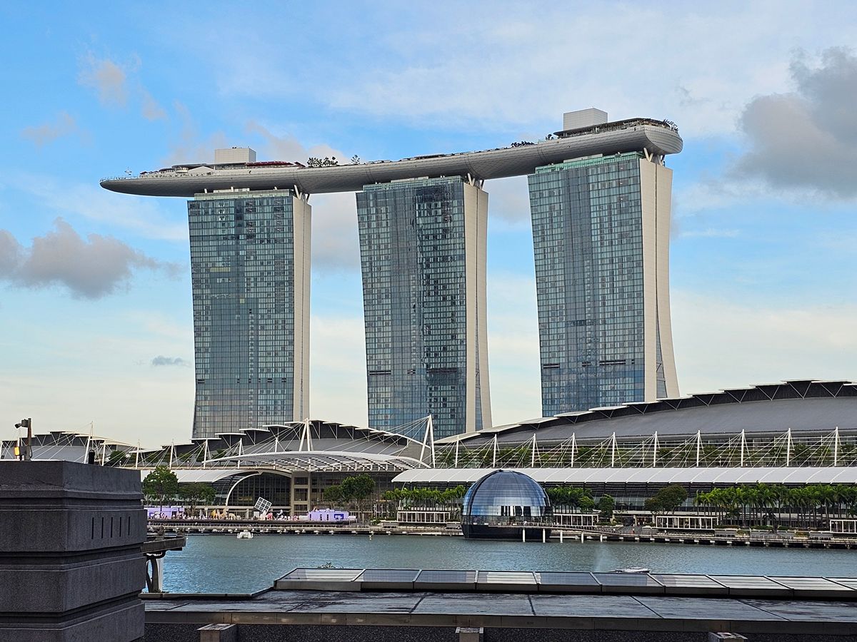 48 Hours in Singapore: Bike Tours, Cloud Forests, and Rooftop Views
